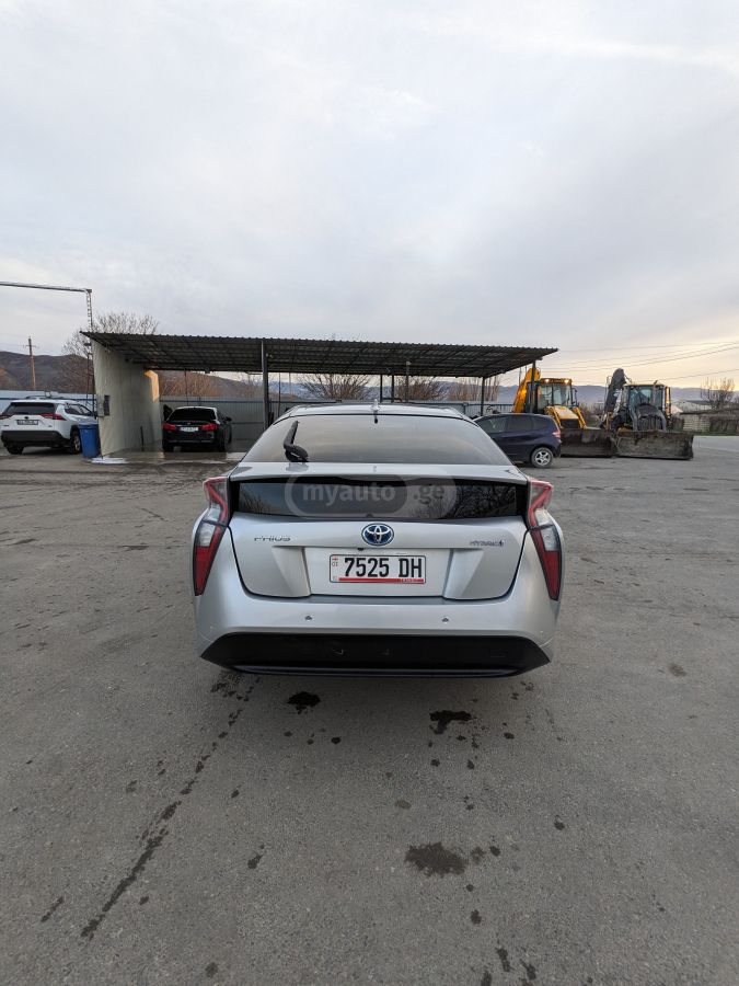 Toyota Prius - фото 6