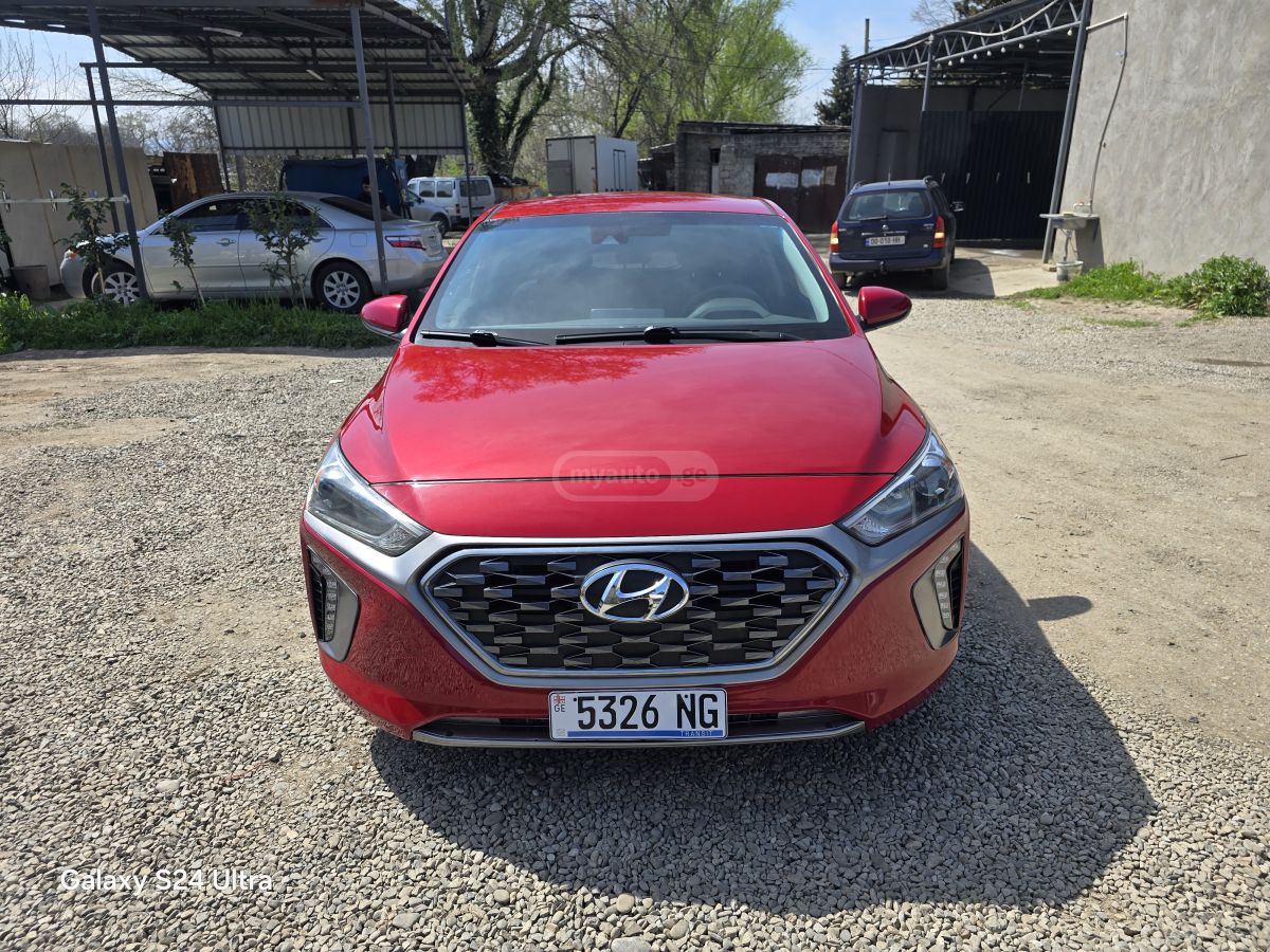 Hyundai Ioniq - фото 1