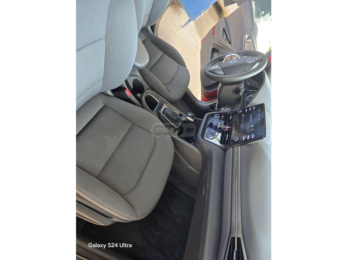 Hyundai Ioniq - фото 11