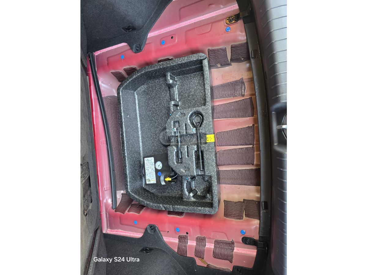 Hyundai Ioniq - фото 12