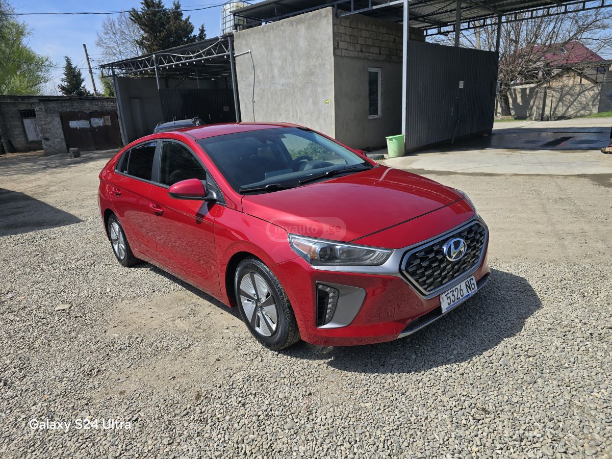 Hyundai Ioniq - фото 2