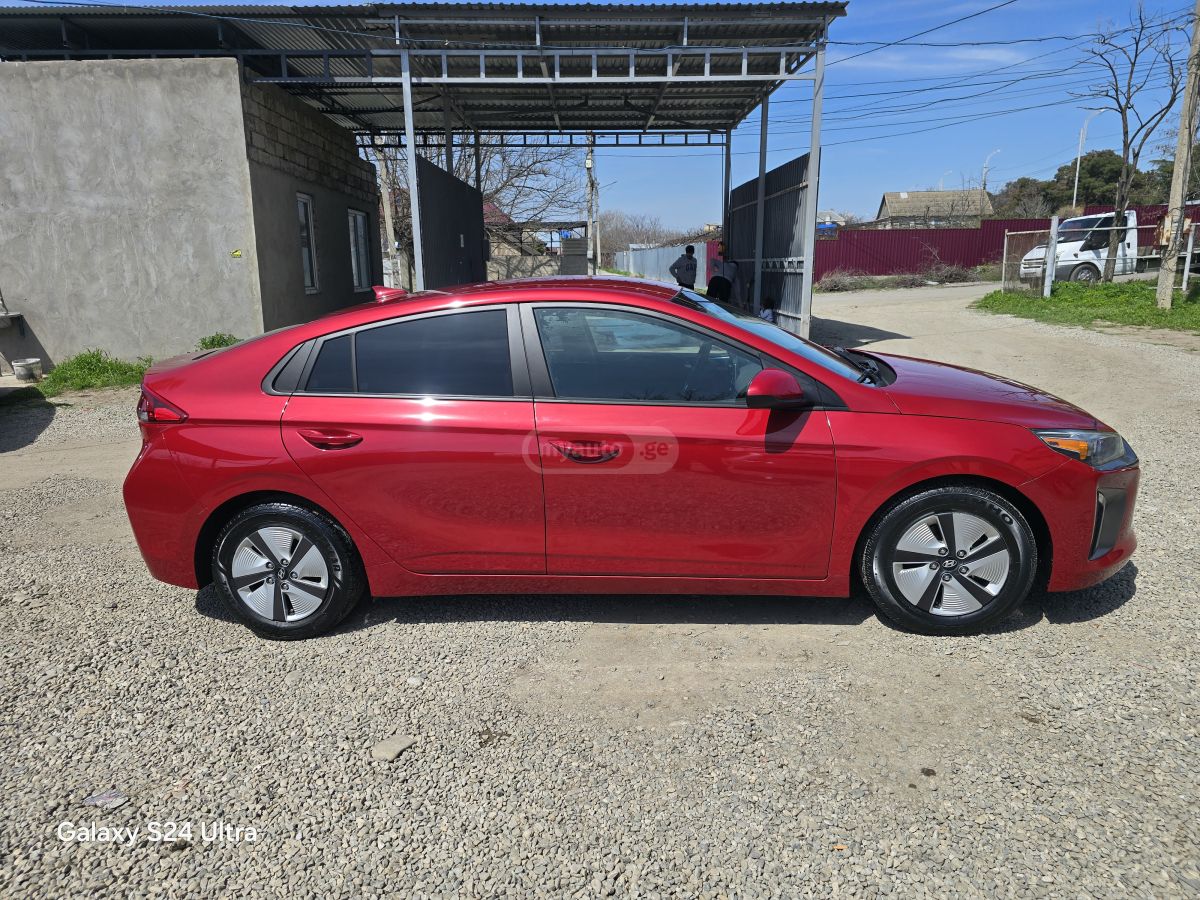 Hyundai Ioniq - фото 4