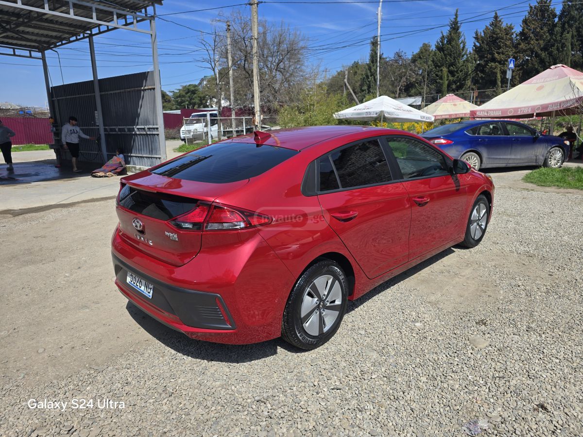Hyundai Ioniq - фото 8