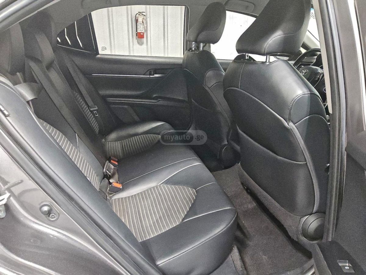 Toyota Camry - фото 10