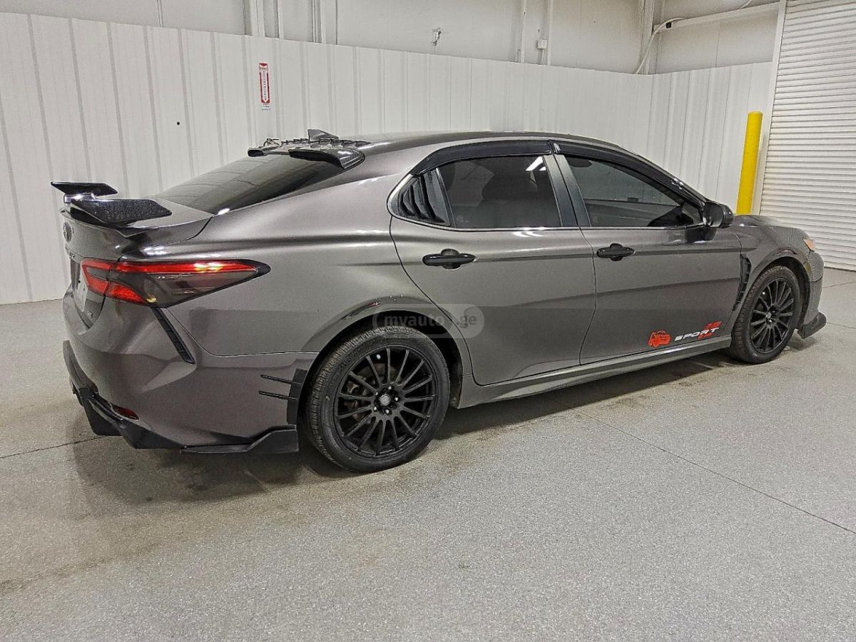 Toyota Camry - фото 4