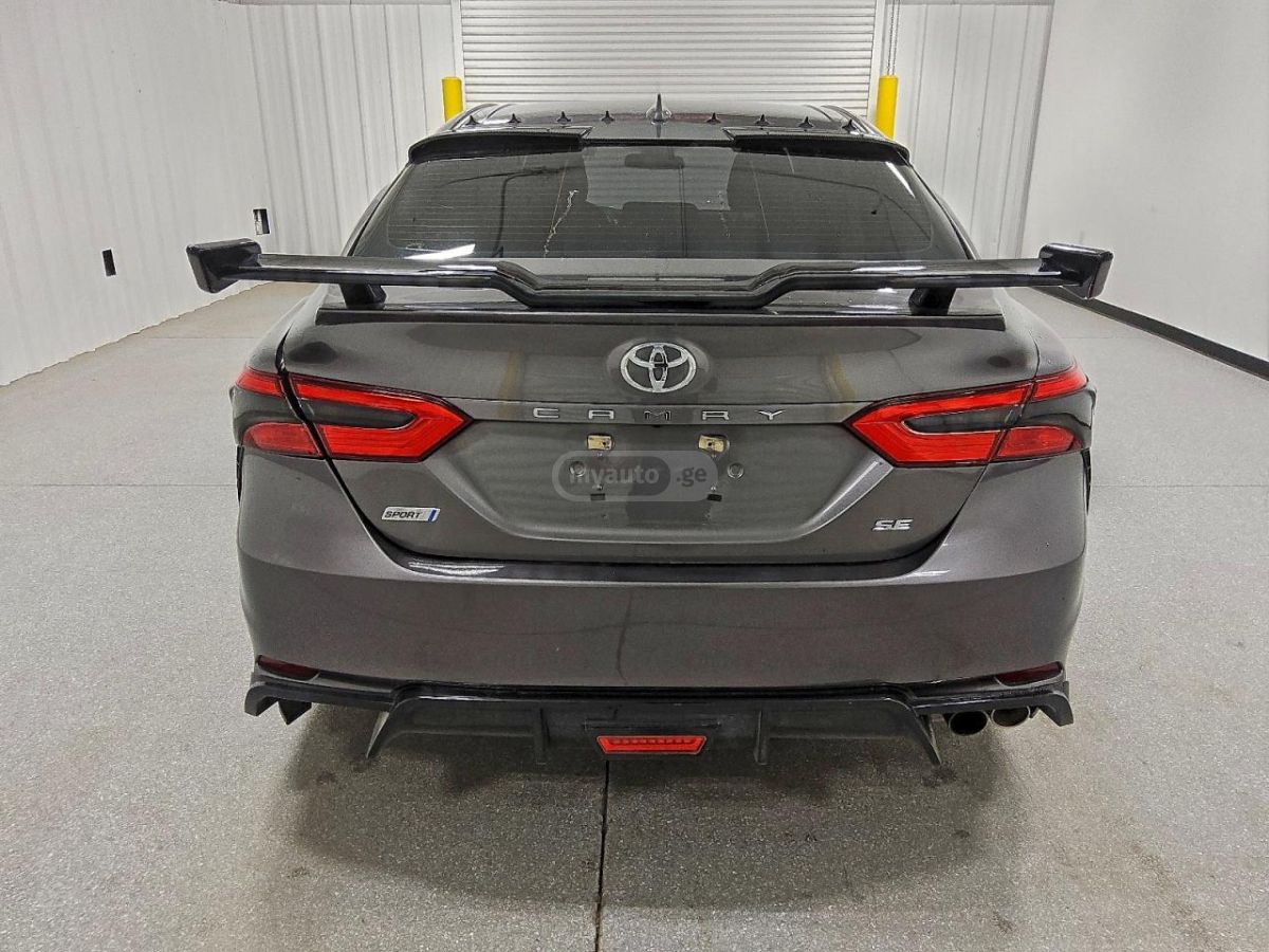 Toyota Camry - фото 6