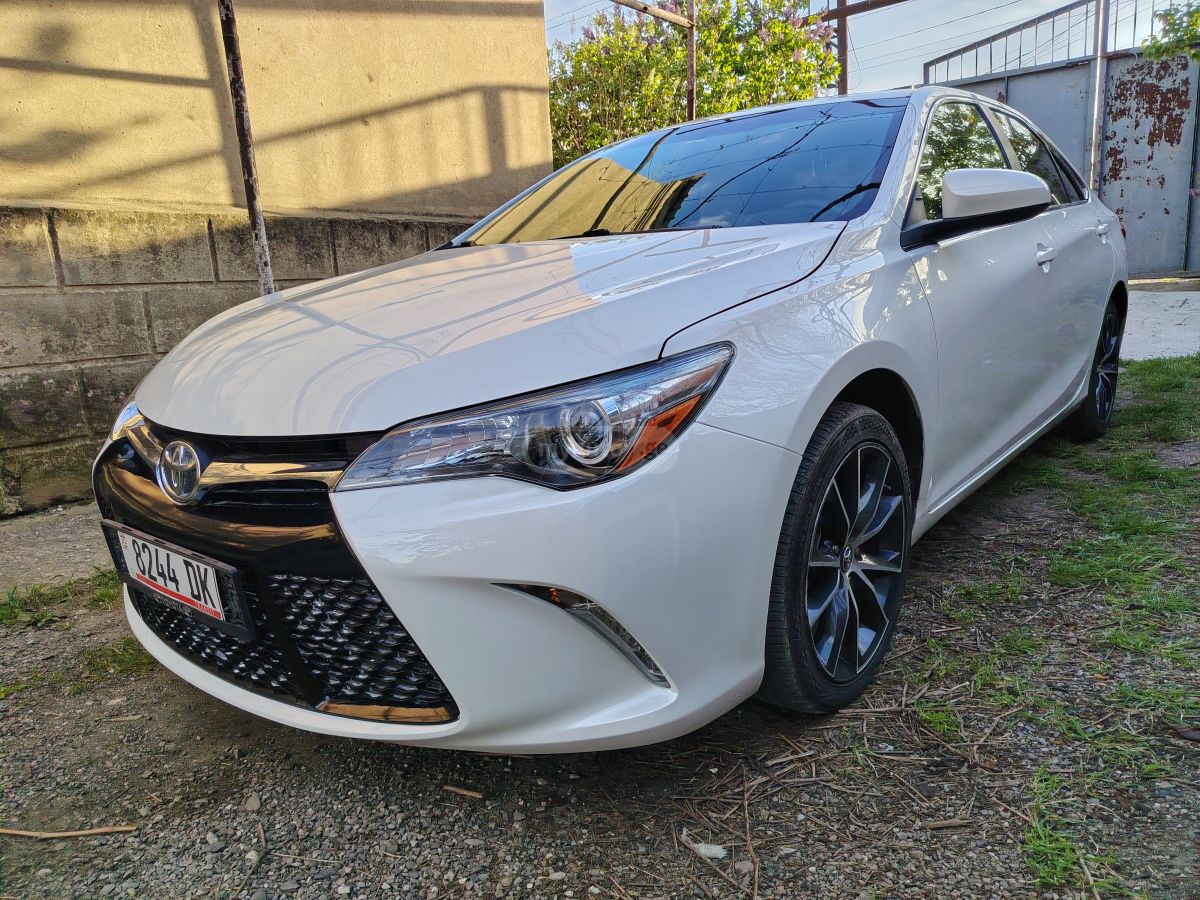 Toyota Camry - фото 3