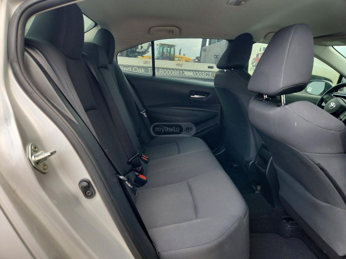 Toyota LE 4dr Sedan CVT — миниатюра 10