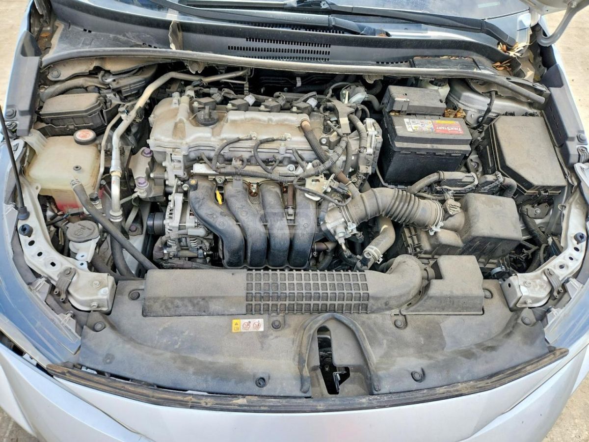 Toyota LE 4dr Sedan CVT — миниатюра 11