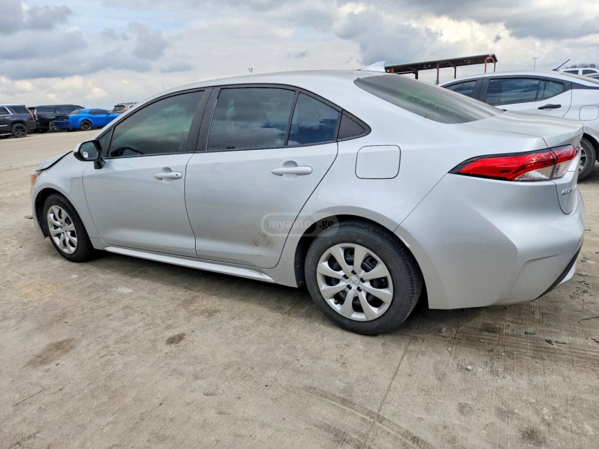 Toyota LE 4dr Sedan CVT — миниатюра 2