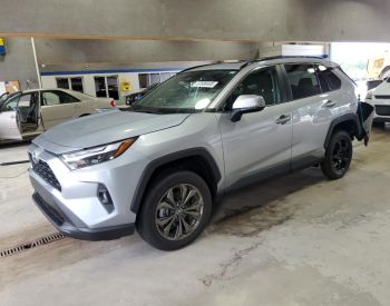 ToyotaRAV 4