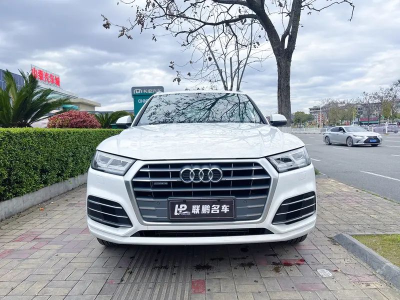 Audi Q5 - фото 2
