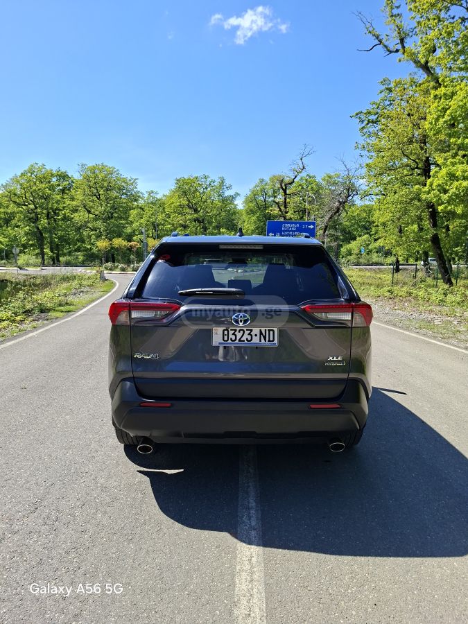 Toyota RAV 4 - фото 5