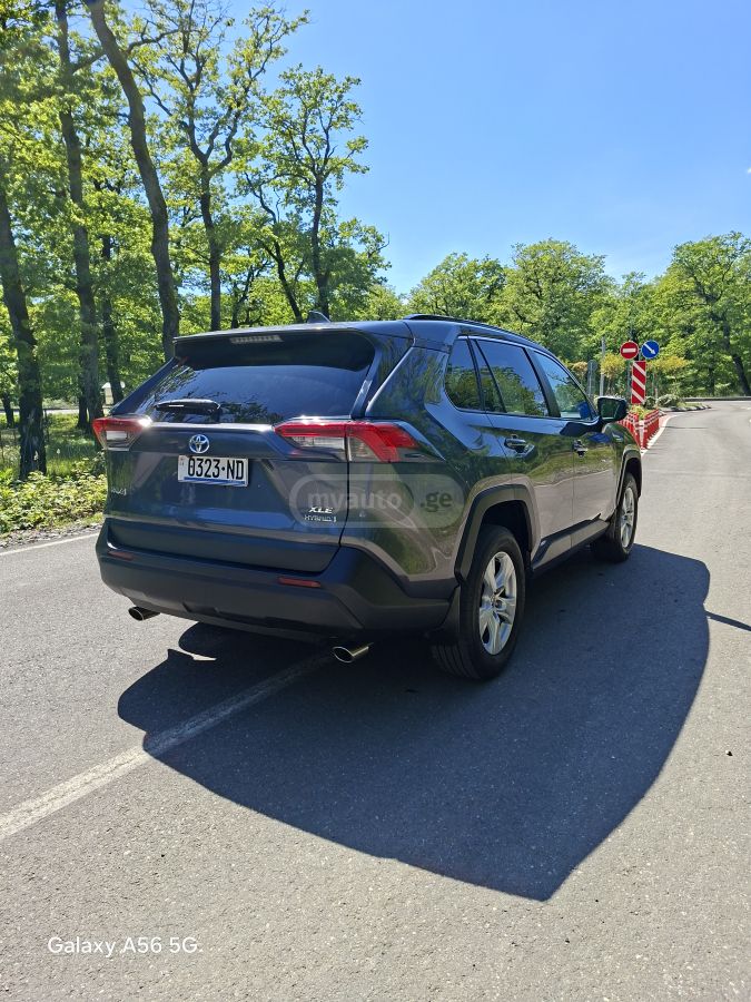 Toyota RAV 4 - фото 6