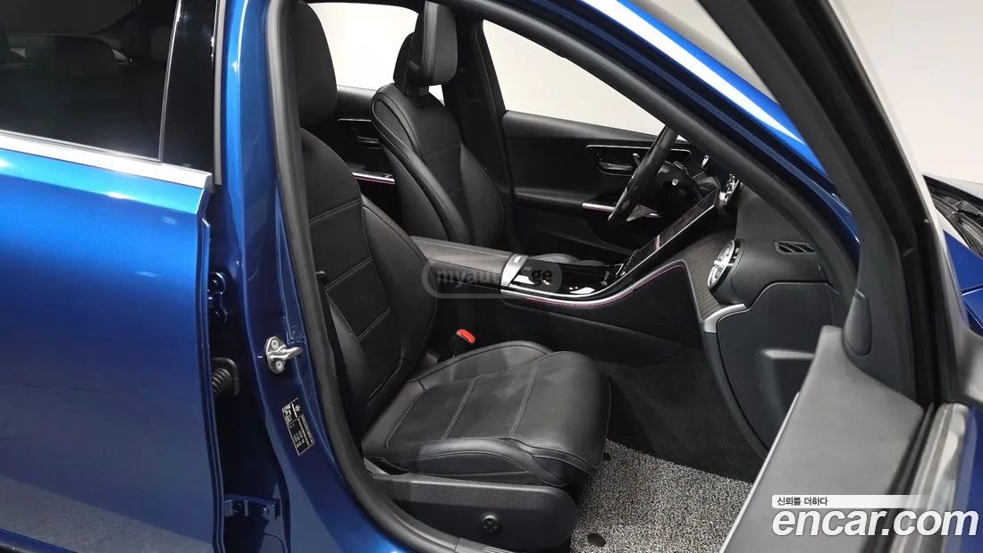 Mercedes-Benz C 63 AMG - фото 10