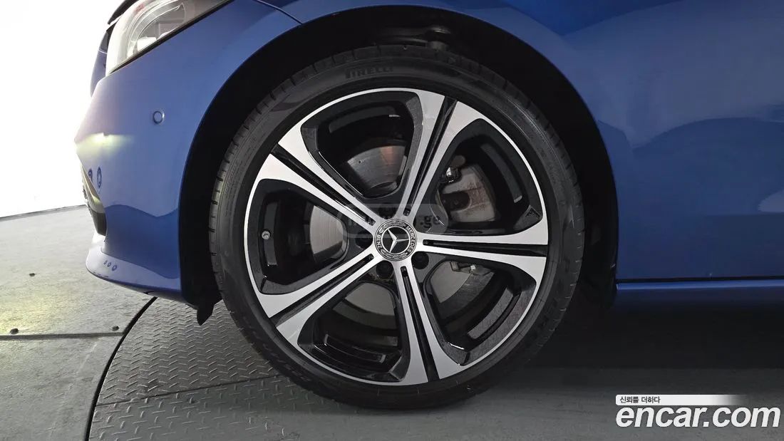 Mercedes-Benz C 63 AMG - фото 5