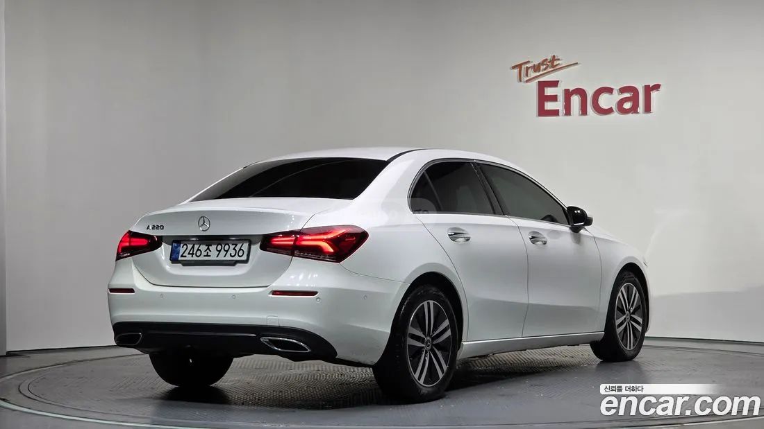 Mercedes-Benz - фото 2