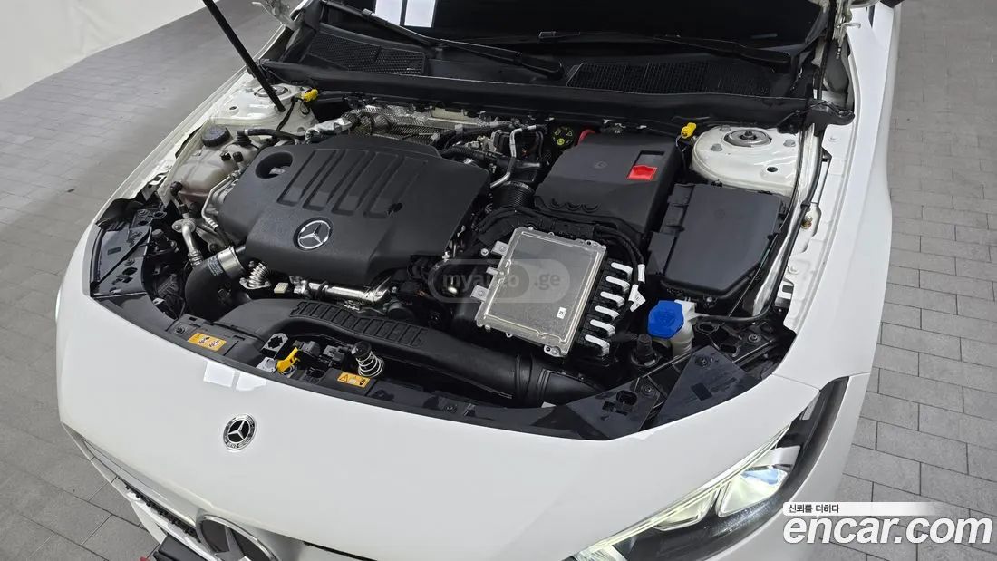 Mercedes-Benz A 45 AMG 2021 — миниатюра 6