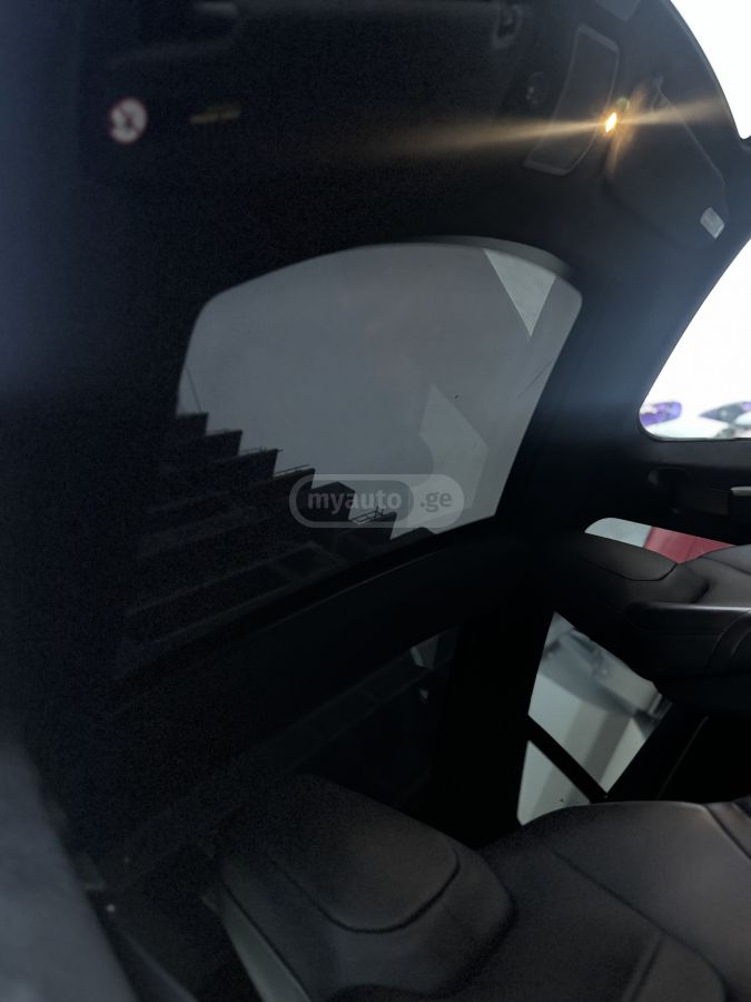 Tesla Model S - фото 8