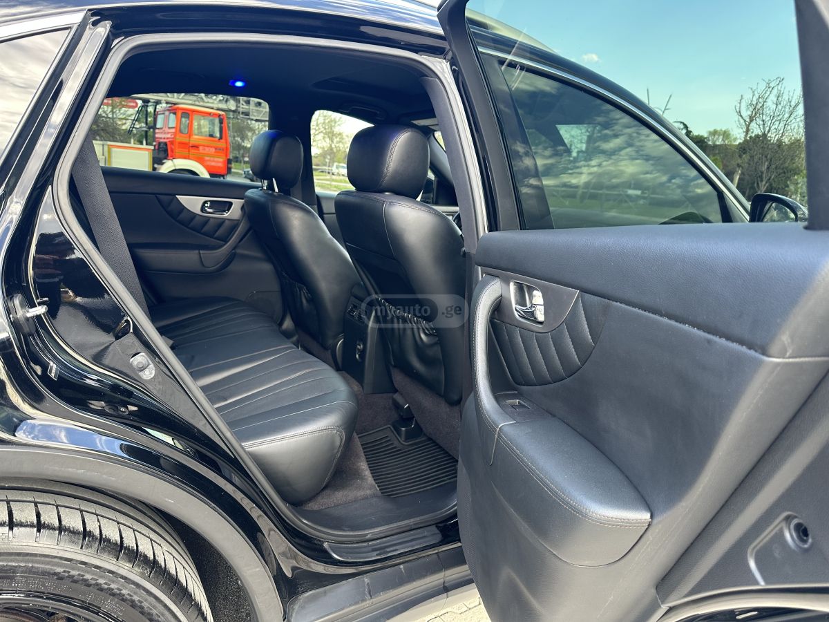 Infiniti QX 70 - фото 12