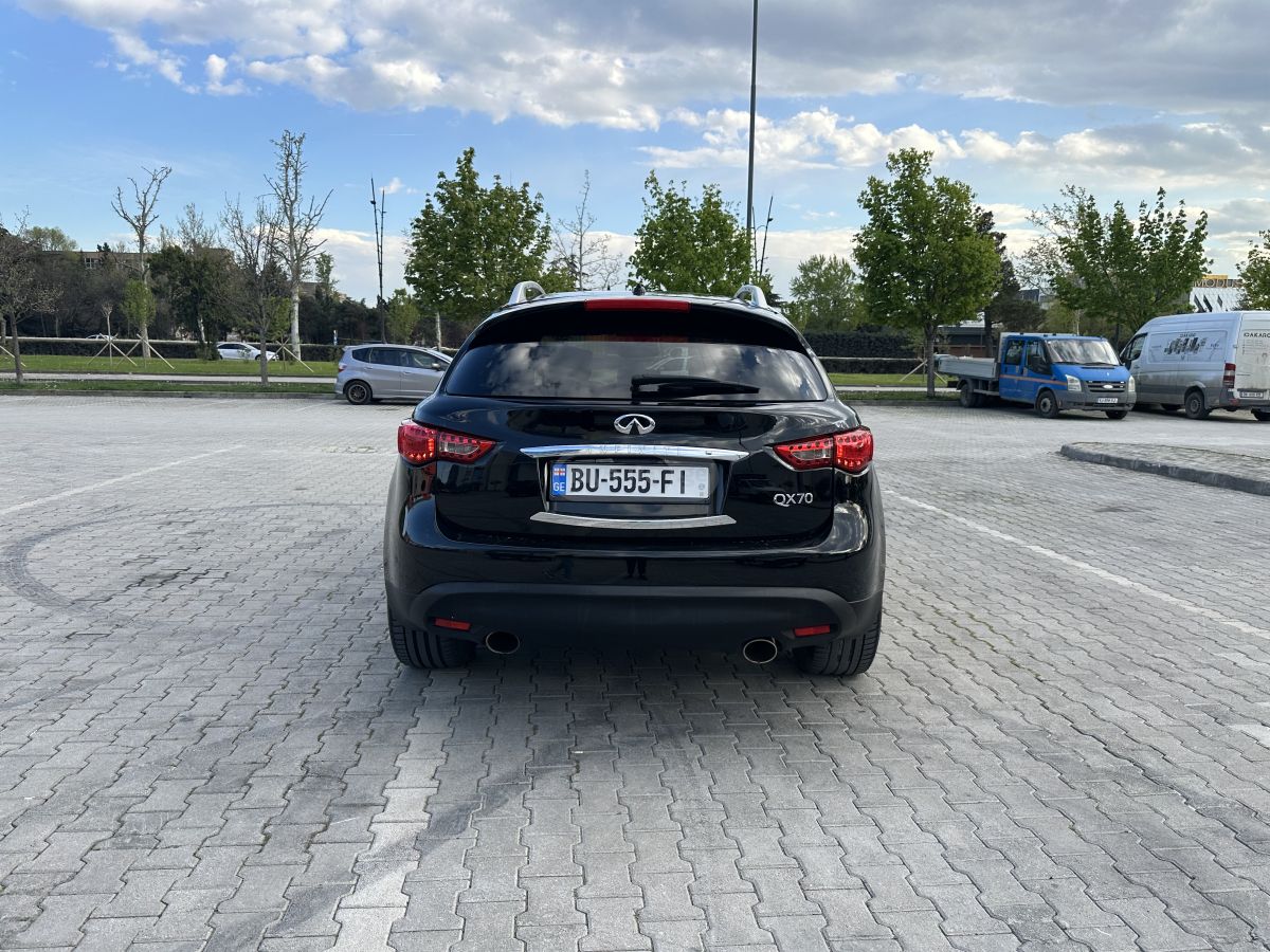 Infiniti QX 70 - фото 6