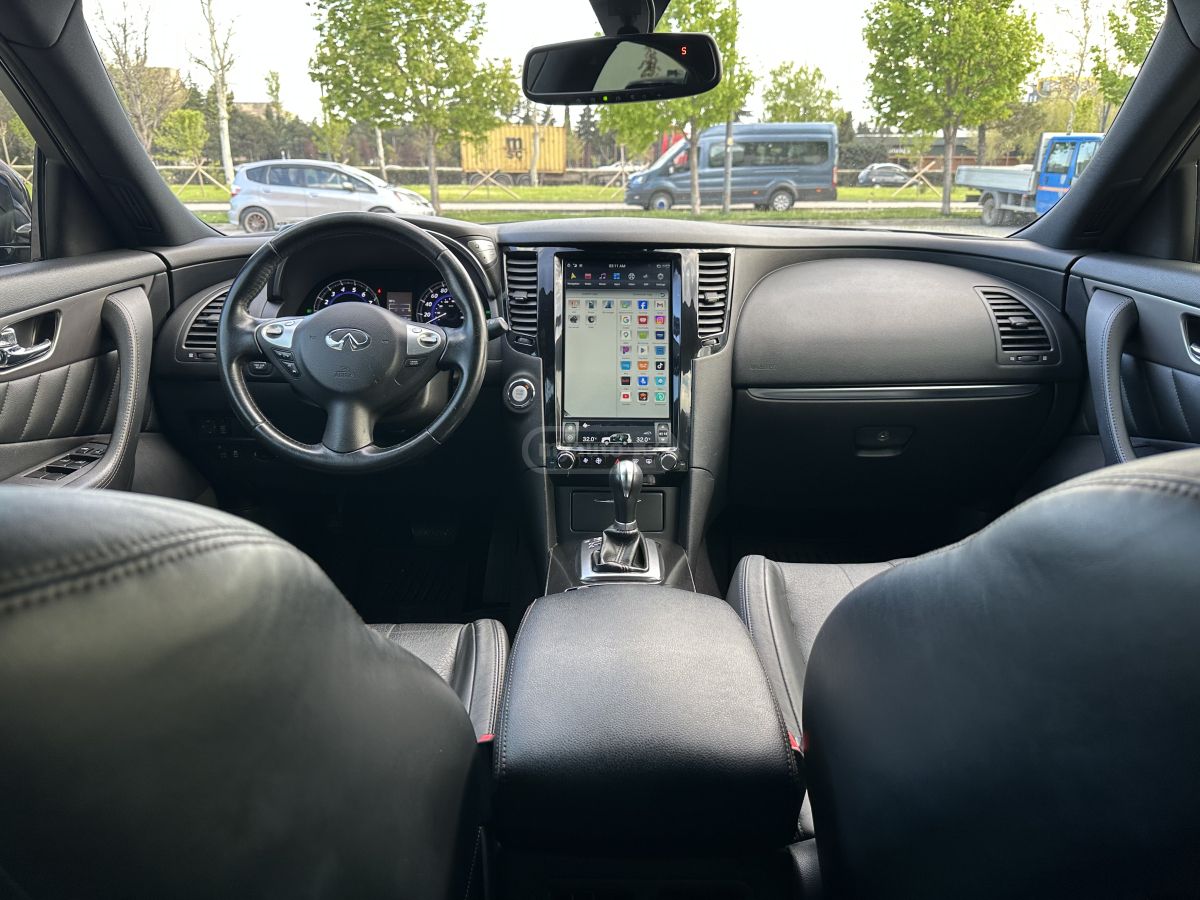 Infiniti QX 70 - фото 9