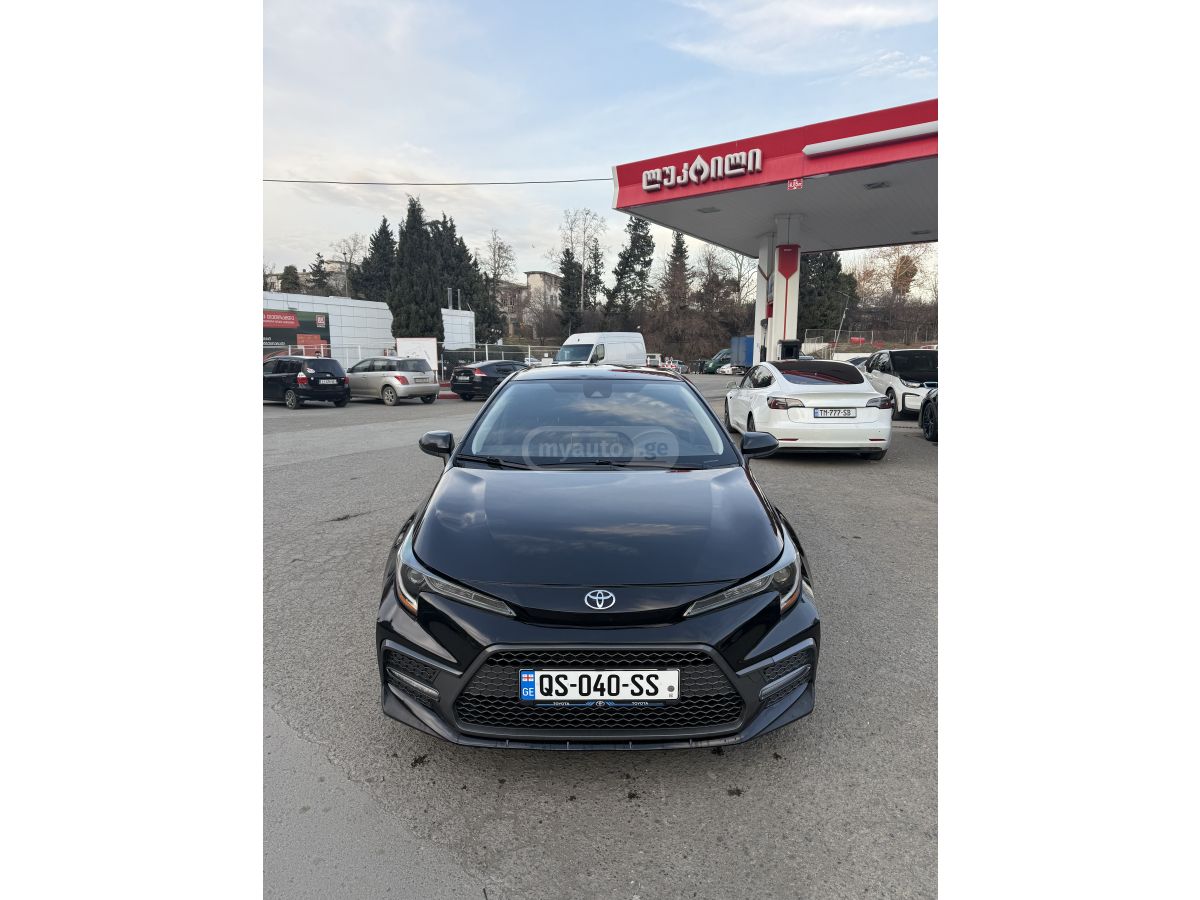 Toyota Corolla - фото 1