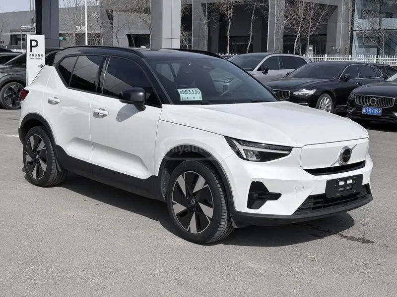 Volvo XC 40 2024 — миниатюра 3