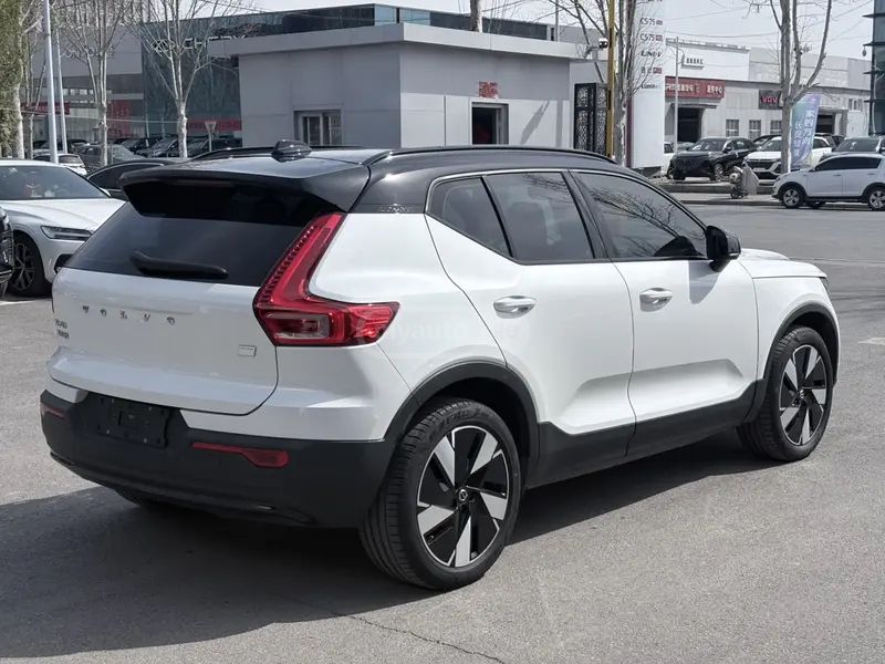 Volvo XC 40 2024 — миниатюра 6