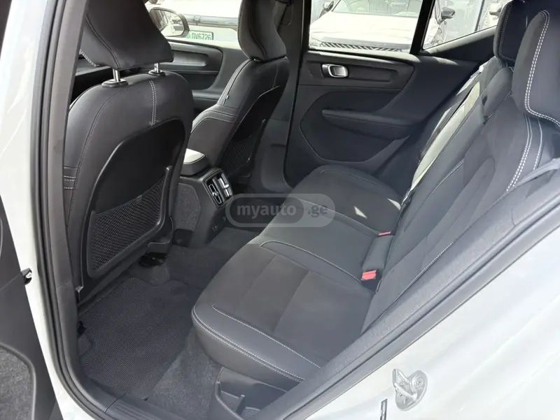 Volvo XC 40 2024 — миниатюра 9