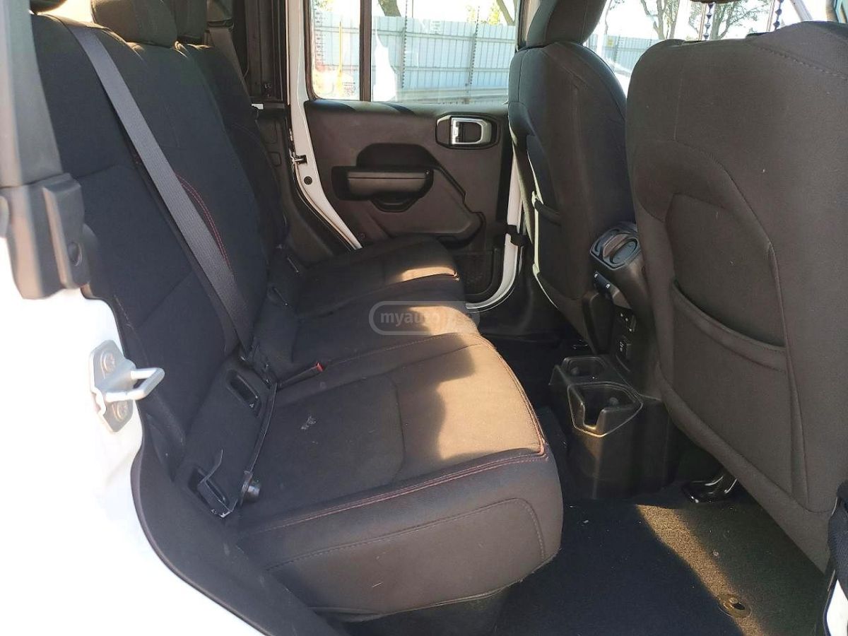 Jeep Gladiator - фото 11