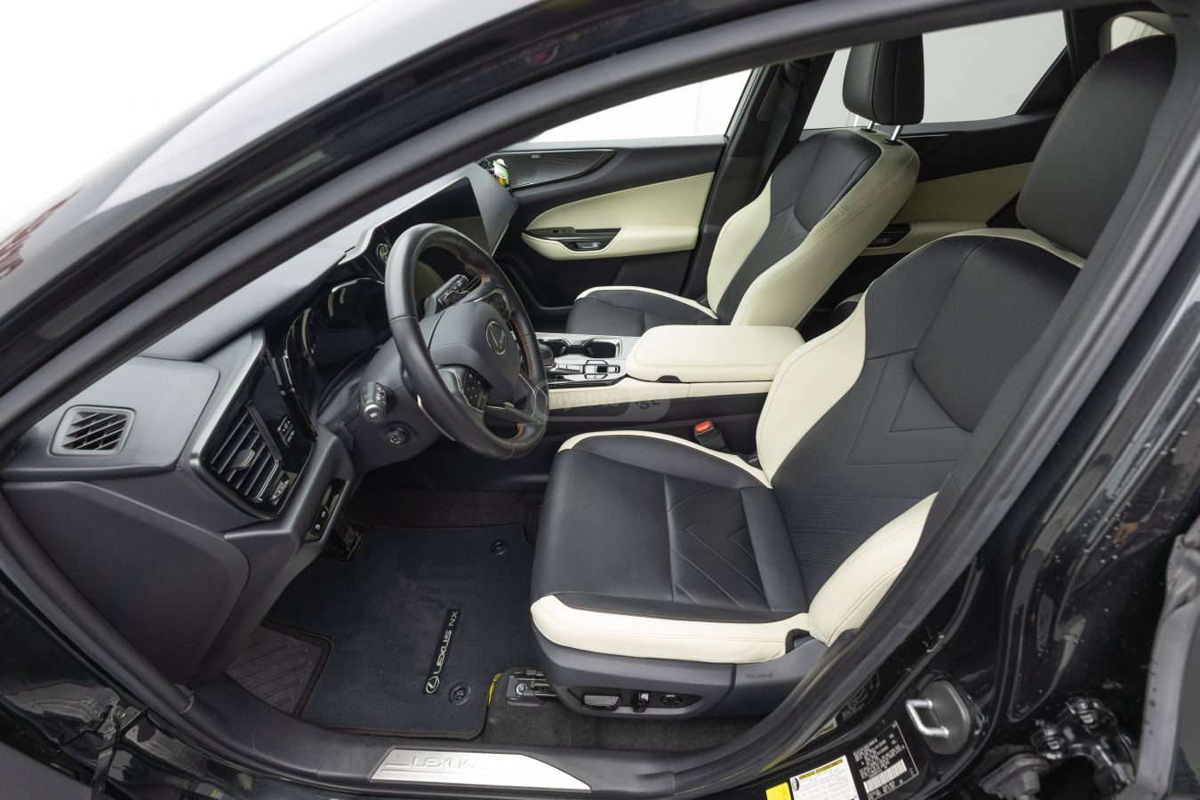 Lexus Lexus NX — миниатюра 10