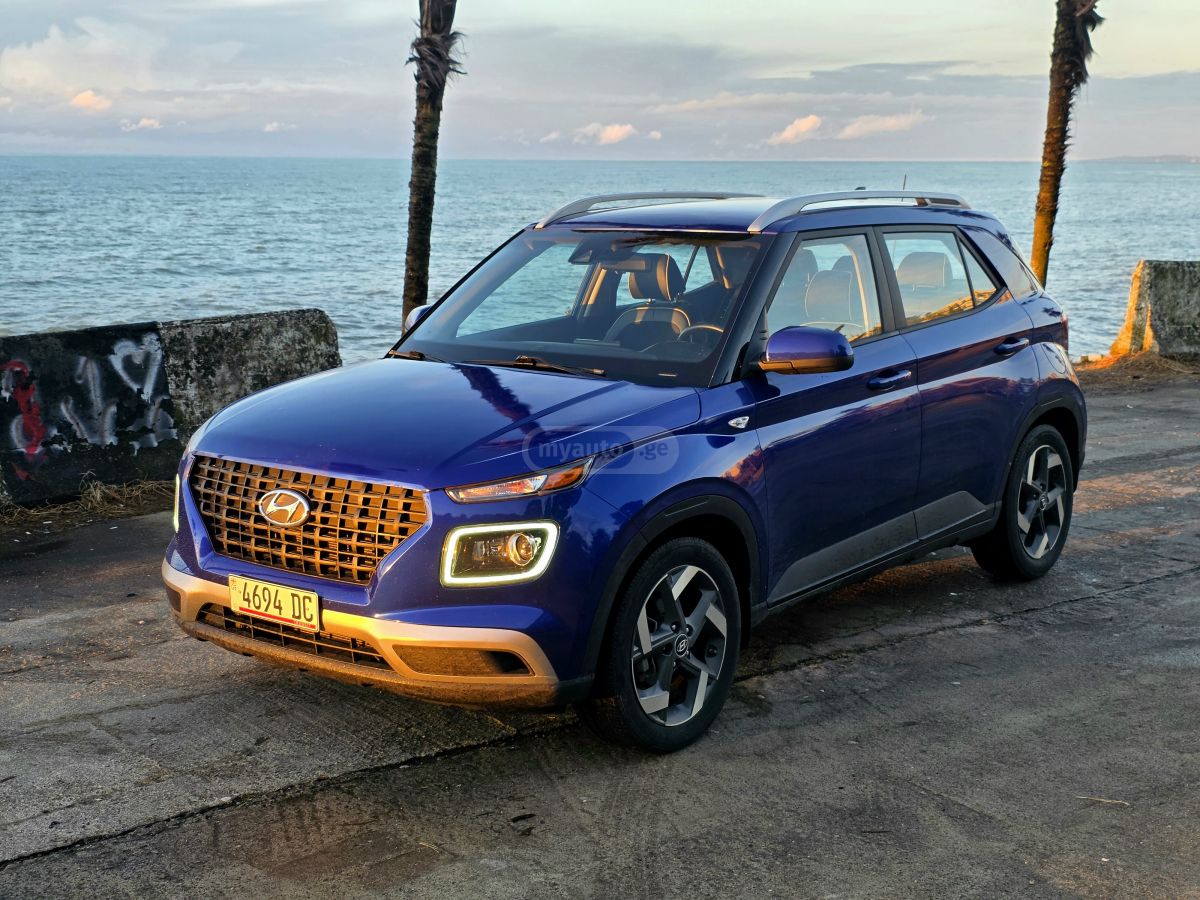 Hyundai venue - фото 1