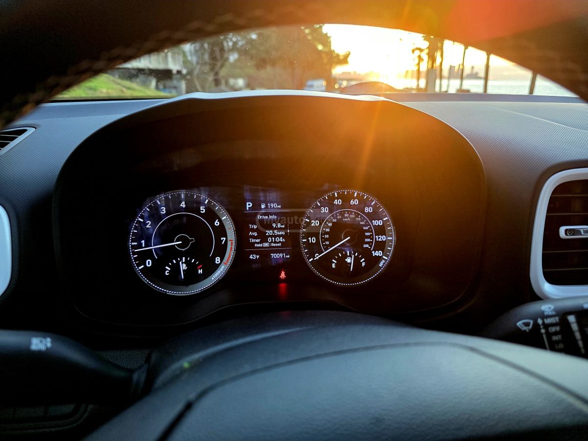 Hyundai venue - фото 8