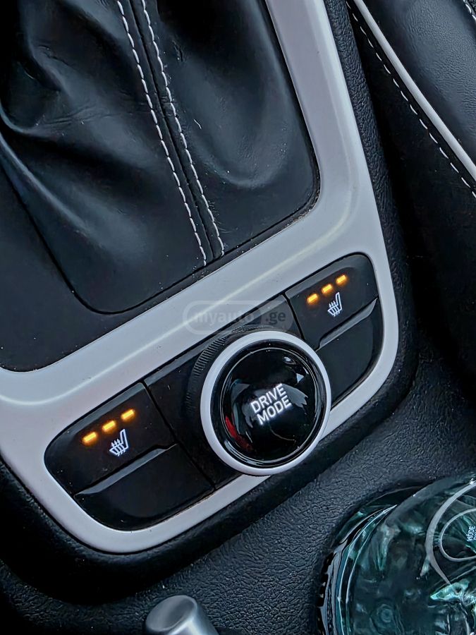 Hyundai venue - фото 9