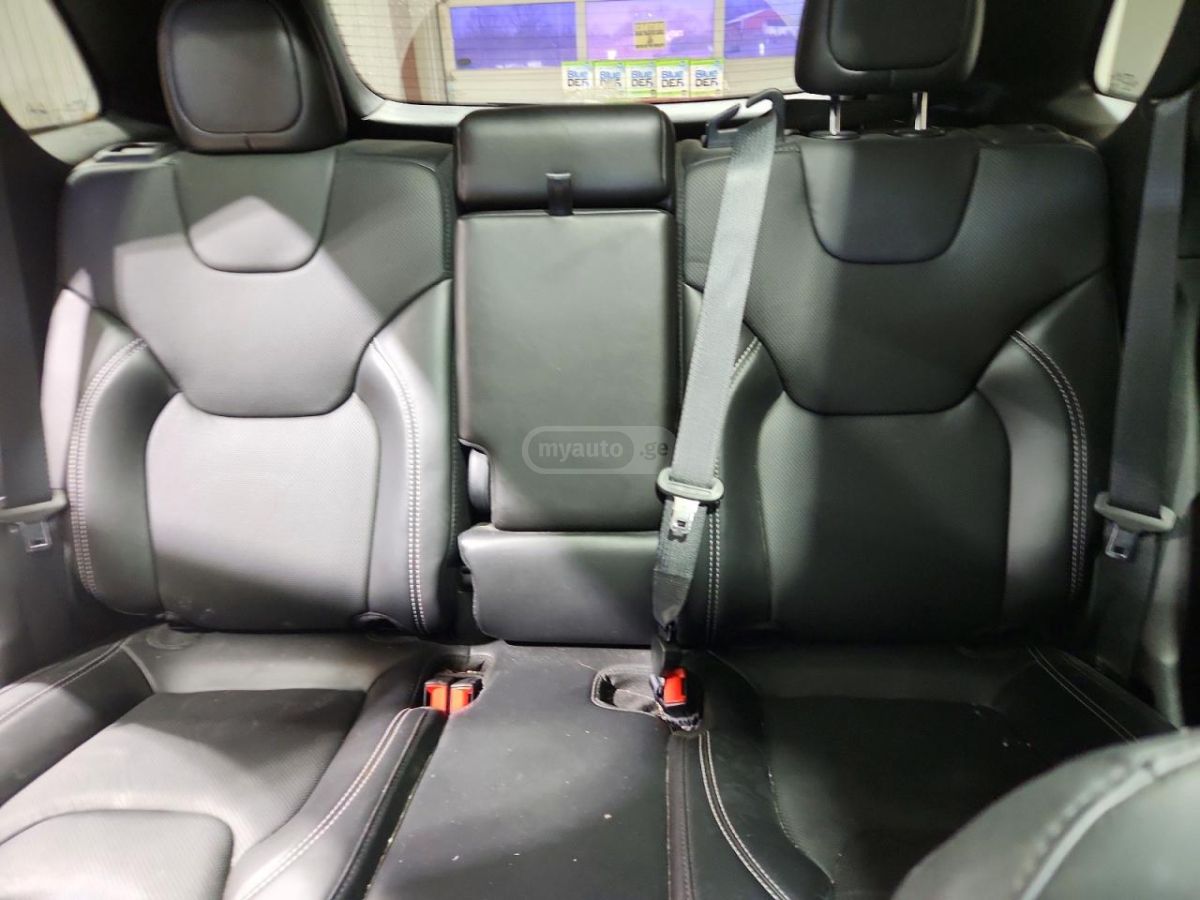 Jeep Cherokee - фото 10