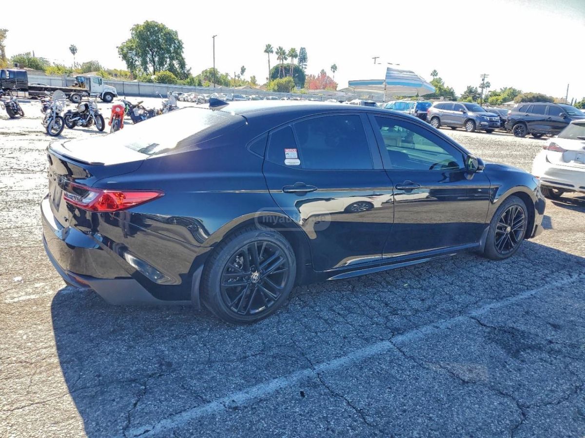 Toyota Camry - фото 4