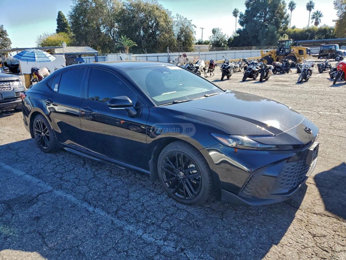 Toyota Camry - фото 5