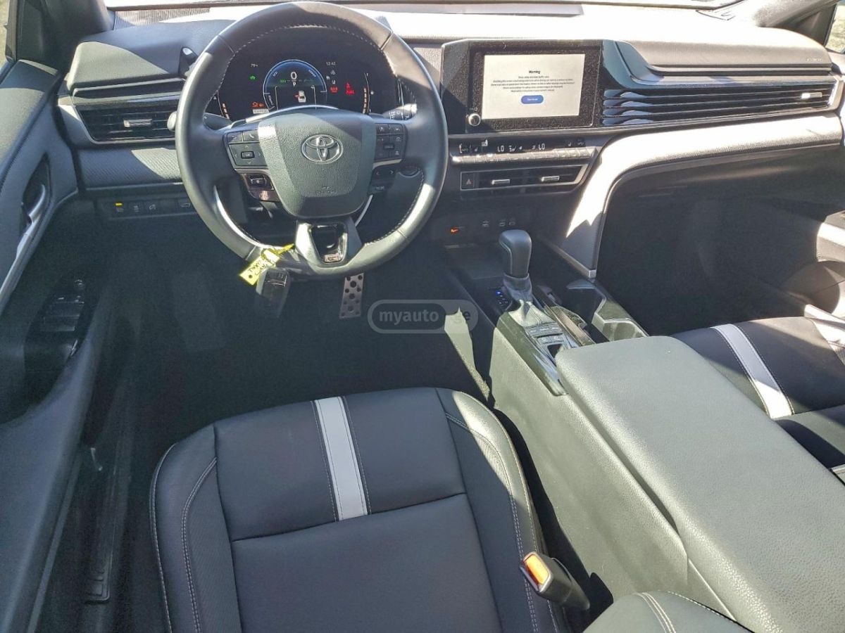 Toyota Camry - фото 8