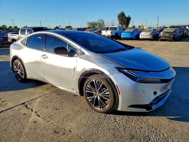 Toyota Prius - фото 4