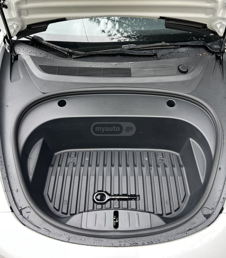 Tesla Model 3 - фото 13