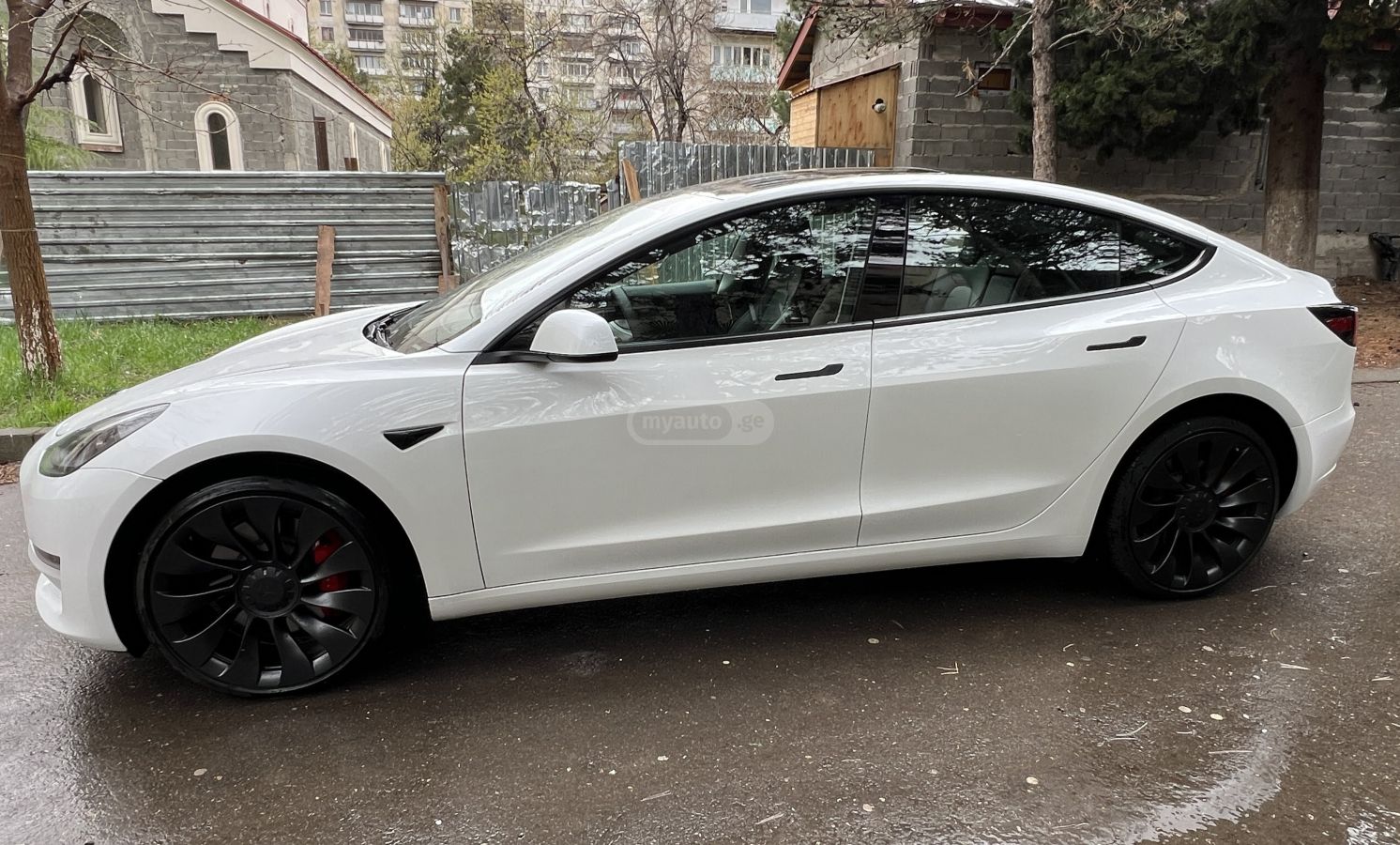 Tesla Model 3 - фото 3