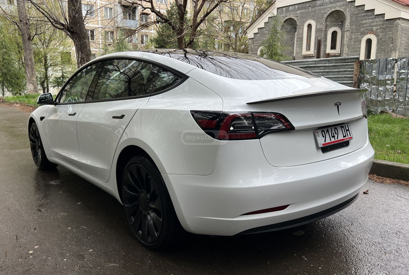 Tesla Model 3 - фото 4