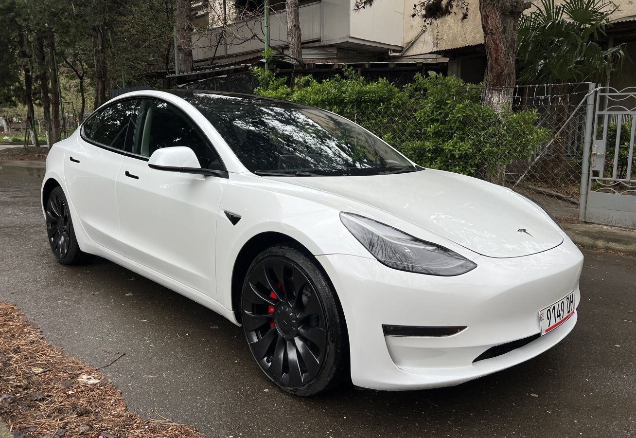 Tesla Model 3 - фото 8