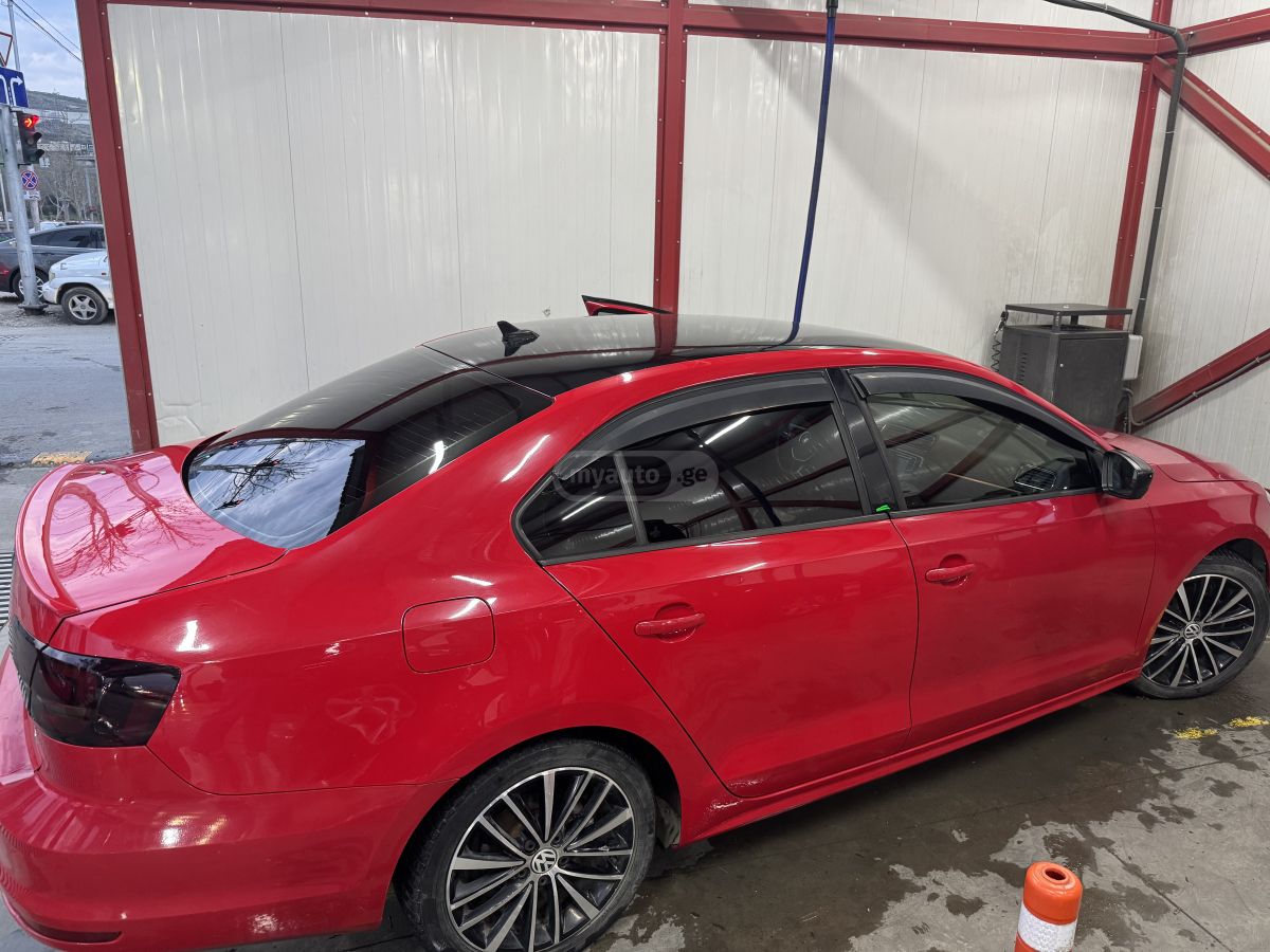 Volkswagen Jetta - фото 1