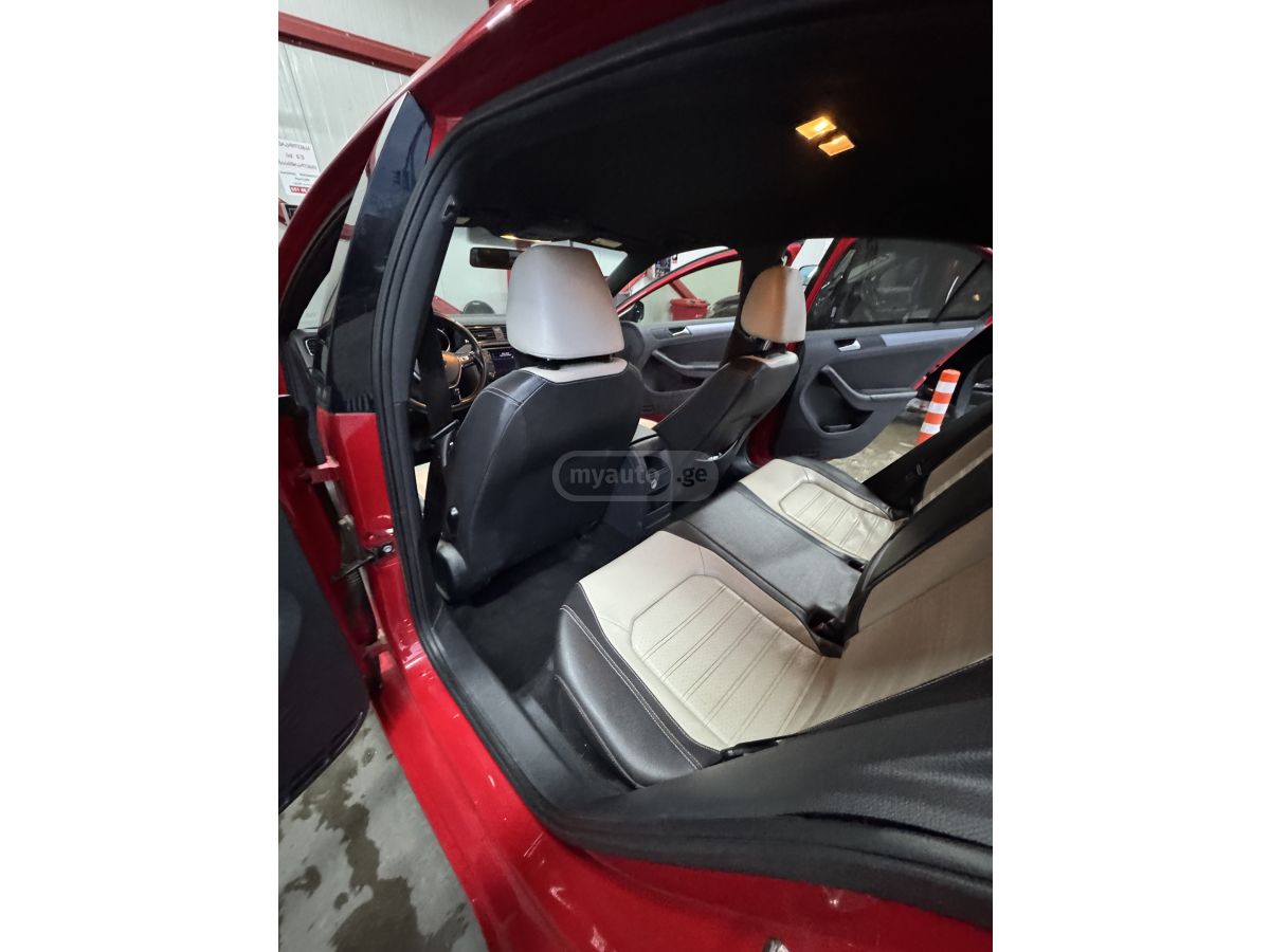 Volkswagen Jetta - фото 12