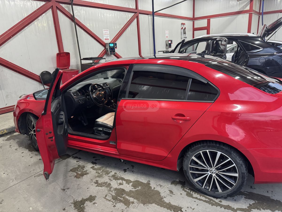 Volkswagen Jetta - фото 2