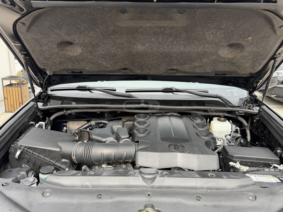 Toyota 4 Runner - фото 10