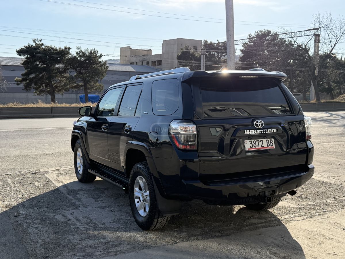 Toyota 4 Runner - фото 3