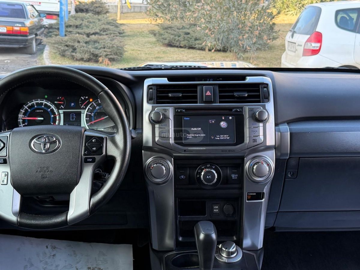 Toyota 4 Runner - фото 6